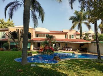 Casa de 5 habitaciones, Jiutepec · Venta Residencia en Cuernavaca