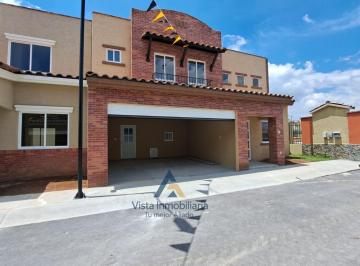 Casa · 157m² · 3 Recámaras · 2 Estacionamientos · Casa en Venta en Pachuca