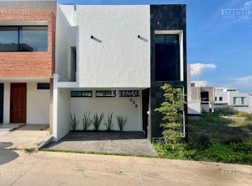 Casa de 3 habitaciones, Zapopan · Casa en Venta Valle Imperial, Zapopan Jalisco