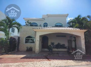 Casa · 445m² · 5 Recámaras · 2 Estacionamientos · Casa en Residencial Cumbres