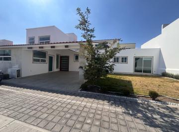 Casa · 340m² · 4 Recámaras · 2 Estacionamientos · Casa en Venta Residencial Magdalena en Metepec Toluca Edo. de México