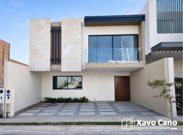Casa · 265m² · 4 Recámaras · 2 Estacionamientos · Casa en San Ángel V con Habitación en Planta Baja