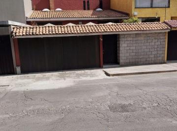 Casa · 315m² · 3 Recámaras · 2 Estacionamientos · Casa Familiar en Venta en Paseo de Las Lomas