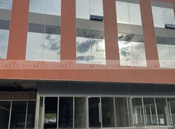 Local comercial · 73m² · 1 Recámara · 100 Estacionamientos · Local Comercial en Venta en Monterrey