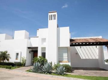 1 · Casa Residencial en Venta en Residencial Paraiso Altozano, Morelia