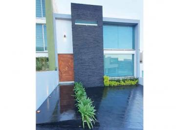 1 · Casa en Venta en Vistas Altozano, Morelia