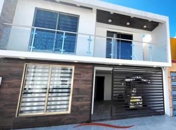Casa de 3 habitaciones, Carmen · Casa en Venta, 3 Recámaras + Balcon. Fraccionamiento Mediterráneo.