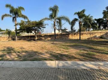Terreno / Lote , Zapopan · Se Vende Terreno en Los Almendros, Zapopan, Jalisco.