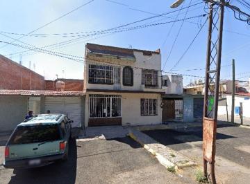 Casa de 3 habitaciones, Irapuato · Casa en Remate Andrómeda Valle del Sol Irapuato Guanajuato!