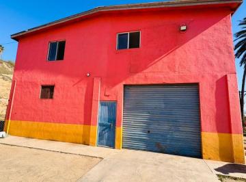 Bodega comercial , Ensenada · Bodega Comercial de 195 m² en Renta en Maneadero