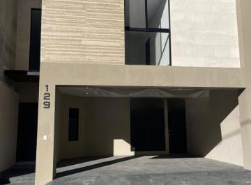 Casa · 300m² · 4 Recámaras · 3 Estacionamientos · Casa en Cumbres Elite Premier