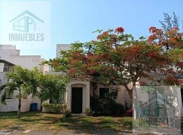 Casa · 162m² · 4 Recámaras · 1 Estacionamiento · Casa en Venta | Fracc. Al Andalus | Cluster Granada con Alberca | Lado Sombra | Boca del Río