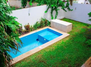 Casa · 379m² · 4 Recámaras · 3 Estacionamientos · Venta Casa de Lujo con 500 m² de Terreno en Privada Allegra, Temozon Norte, Yucatan