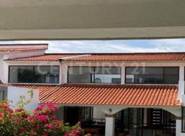 Casa · 343m² · 4 Recámaras · 2 Estacionamientos · Casa en Venta en Lomas de Cocoyoc