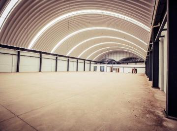 Bodega comercial · 2551m² · 5 Estacionamientos · Bodega en Renta en Vallejo