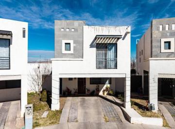 Casa · 208m² · 3 Recámaras · Casa en Venta en Fracc. Hacienda Loretto en Chihuahua, Chih.