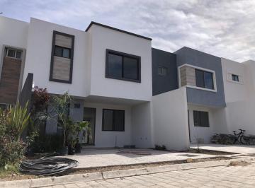 Casa · 140m² · 2 Estacionamientos · Casa Nueva San Francisco Acatepec Cholula