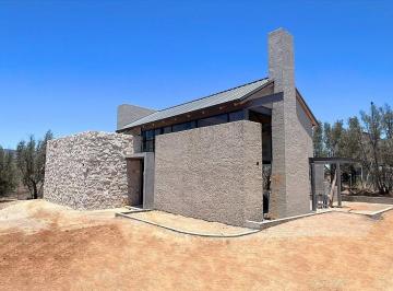 8d1d6fa7f12ebdc13cb459991fbcfd904364440a994ad39c4be0124e741c5974 · Casa en Exclusiva Comunidad Privada. Valle de Guadalupe