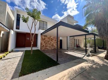 Casa de 4 habitaciones, Mérida · Casa en Venta en Privada en Santa Gertrudis Copo en Mérida Yucatán