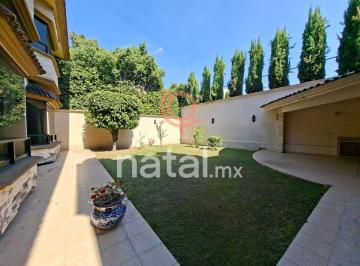 Casa de 4 habitaciones, Puebla · Casa en Venta de 800 m² de Construcción, con 4 Recámaras y Jardín, en El Club de Golf Las Fuentes