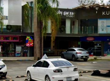 Local comercial · 50m² · 1 Estacionamiento · Local en Renta en Carretera Nacional