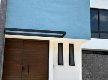 Casa de 3 habitaciones, Zapopan · Casa en Venta en Coto Castaños, Valle Imperial, Zapopan, Jalisco.