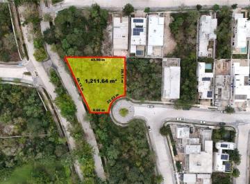 Terreno / Lote , Mérida · Terreno de 1211.64 m² Listo Para Construir en Exclusiva Privada Tamara a $5,571 Pesos por m²