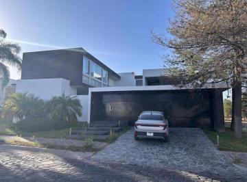 Casa de 3 habitaciones, León · Casa en Venta en El Bosque Country Club con 3 Recamaras