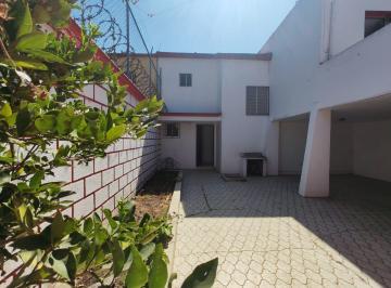 Casa · 105m² · 4 Recámaras · 2 Estacionamientos · Casa en Venta, Metepec
