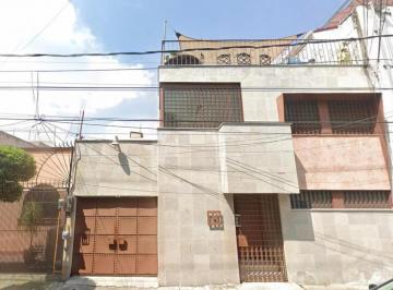 Casa de 3 habitaciones, Benito Juárez · Casa en Venta en Calle Diagonal, Col del Valle Centro