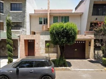 Casa de 4 habitaciones, Coyoacán · Casa en Venta en Paseo de Los Naranjos, Coyoacán