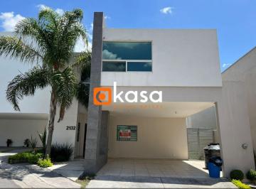 Casa de 3 habitaciones, Monterrey · Casa en Renta – Carretera Nacional | Fracc. Vistancia.