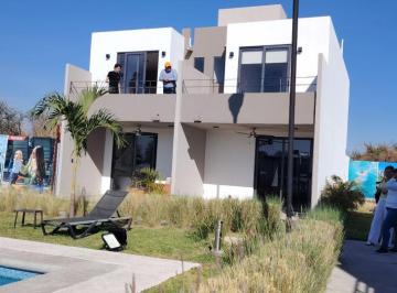 Casa en condominio de 3 habitaciones, Cuautla · Casa en Condomio con Vigilancia 24/7, Alberca y Palapa.