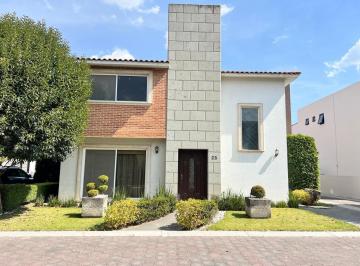 Casa · 390m² · 3 Recámaras · 4 Estacionamientos · El Meson - Calimaya