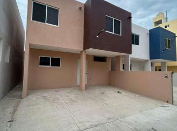 Casa · 140m² · 3 Recámaras · 2 Estacionamientos · Casa en Venta. Colonia Jesus Luna Luna, Ciudad Madero, Tamaulipas.