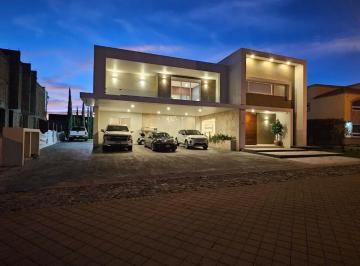 Casa de 3 habitaciones, Querétaro · Residencia de Lujo en Venta en El Campanario Club de Golf, Querétaro, Sálida a Fray Junipero