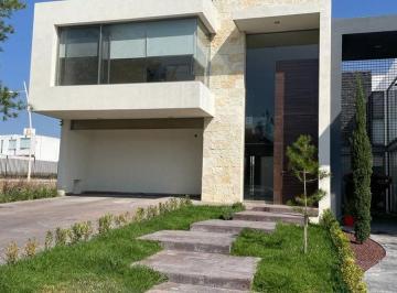 Casa de 3 habitaciones, León · Casa en Venta en La Campiña del Bosque con 3 Recamaras 2 Baños 4 Estacionamientos