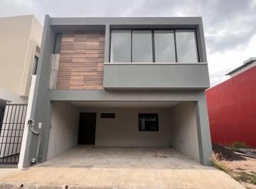 Casa · 244m² · 3 Recámaras · 2 Estacionamientos · Casa - Pedregal de Las Animas