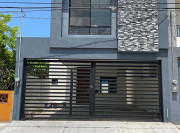 Casa · 3 Recámaras · 2 Estacionamientos · Casa en Venta, Colonia Enrique Cardenas Tampico, Tamaulipas