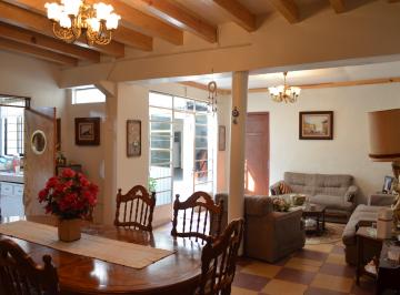 Casa uso de suelo de 4 habitaciones, Gustavo A. Madero · Casa en Venta con Uso Comercial. Como Terreno 234 m. Tepeyac Insurgentes. Súper Ubicada