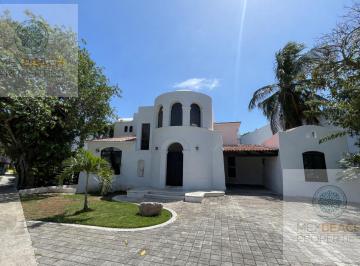 Casa · 400m² · 4 Recámaras · Playacar Fase 2 Casa en Renta por Año