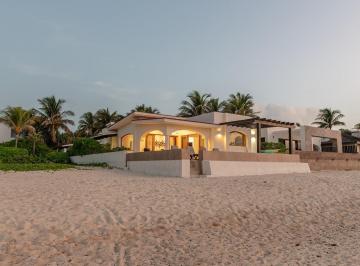 Casa · 199m² · 3 Recámaras · Casa Sobre Playa Playacar Fase I
