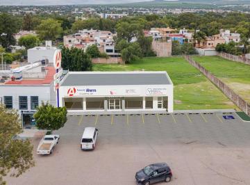 Local comercial · 2348m² · 10 Estacionamientos · Local en San Juan del Río con Estacionamiento