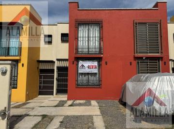 Casa · 80m² · 3 Recámaras · 1 Estacionamiento · Villa Universidad Casa en Renta Frente a Area Verde