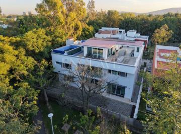Casa de 6 habitaciones, Zapopan · Residencia de Lujo en Venta en Fraccionamiento Arauca 1