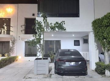 Casa de 3 habitaciones, León · Casa en Venta en Pedregal del Campestre con 3 Recamaras