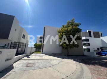 Casa en condominio · 226m² · 4 Recámaras · 2 Estacionamientos · Casa en Renta Cañadas del Lago Corregidora - (4)