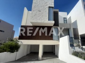 Casa en condominio · 256m² · 3 Recámaras · 4 Estacionamientos · Casa en Venta Hacienda Carlota - (4)