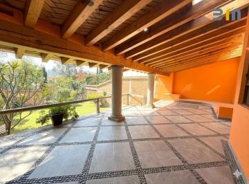 Casa · 630m² · 4 Recámaras · 2 Estacionamientos · Parques de La Herradura. Casa en Venta