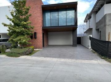Casa de 3 habitaciones, León · Casa en Venta en Lomas del Molino con 3 Recamaras y 2 Estacionamientos